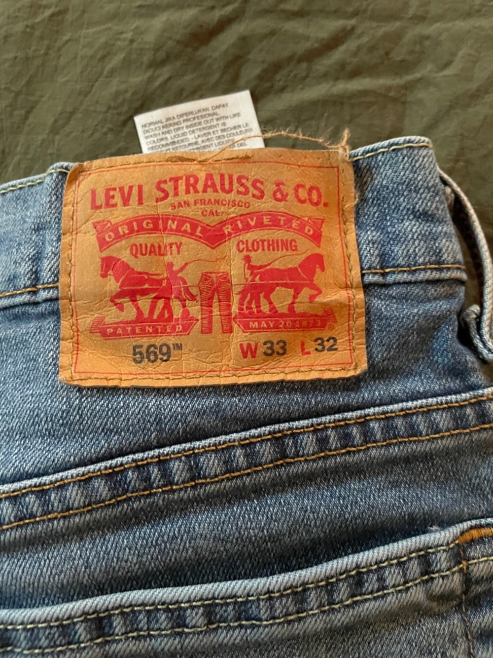 MEN’s Levi's Relaxed Straight Light Blue Denim Jeans - Picture 2 of 3